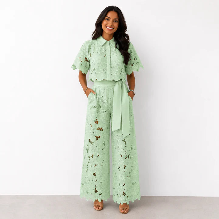 Bazilia | Egy elegáns, kétrészes szett.